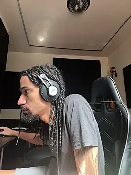 hotcamboy420 online show from April 27, 2:46 pm