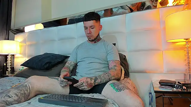 Snapshot of Adam_tatto chatting on September 30, 1:45 am Adam tatto online show from September 30, 1:45 am