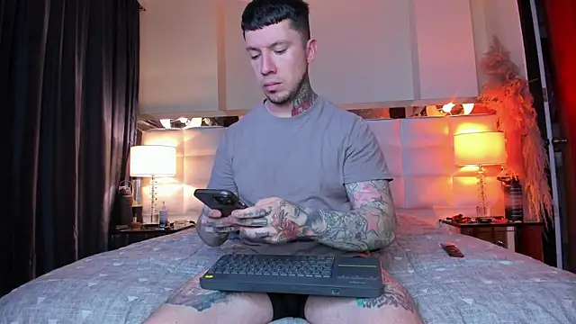 Snapshot of Adam_tatto chatting on September 19, 3:51 am Adam tatto online show from September 19, 3:51 am