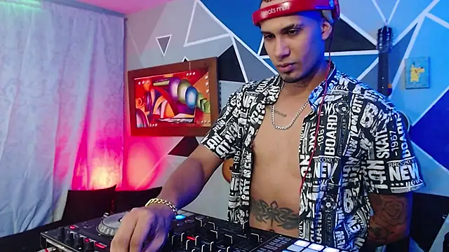 MagnusFrost online show from February 20, 8:32 pm