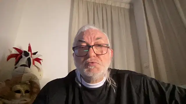 Snapshot of EroticVenetian chatting on February 4, 6:49 pm EroticVenetian online show from February 4, 6:49 pm