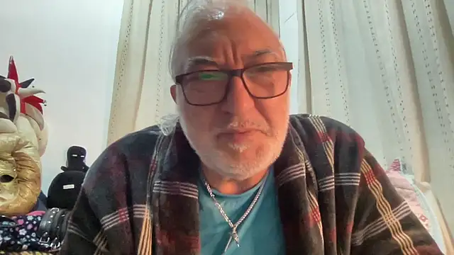 Snapshot of EroticVenetian chatting on February 5, 6:15 pm EroticVenetian online show from February 5, 6:15 pm