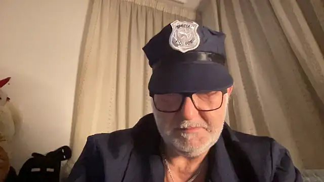 Snapshot of EroticVenetian chatting on February 2, 11:53 pm EroticVenetian online show from February 2, 11:53 pm
