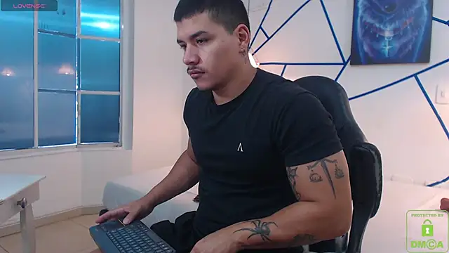 Snapshot of paulo_allen chatting on December 18, 12:51 pm paulo allen online show from December 18, 12:51 pm