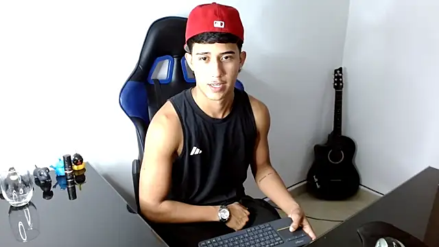Snapshot of Juan_da01 chatting on December 13, 2:10 am Juan da01 online show from December 13, 2:10 am