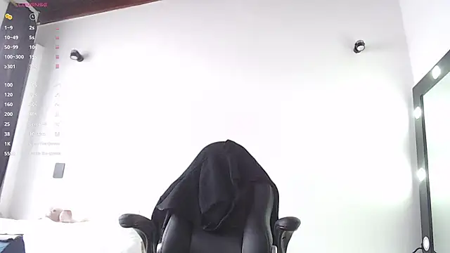 DilanJonnes  online show from March 27, 7:04 pm