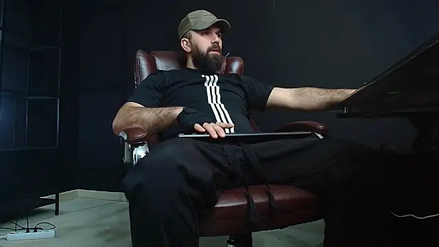 Snapshot of JackEthann chatting on December 30, 6:31 am JackEthann online show from December 30, 6:31 am