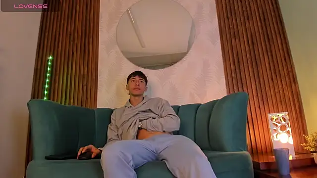 Snapshot of AlessandroDybala chatting on January 24, 12:31 pm AlessandroDybala online show from January 24, 12:31 pm