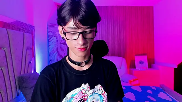 Snapshot of JasperCooper_ chatting on October 18, 2:11 pm JasperCooper online show from October 18, 2:11 pm