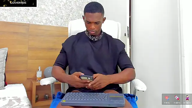 Snapshot of nicolaskan chatting on December 12, 12:44 pm nicolaskan online show from December 12, 12:44 pm