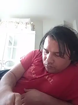 raducelfrumos99 online show from March 11, 2:24 pm