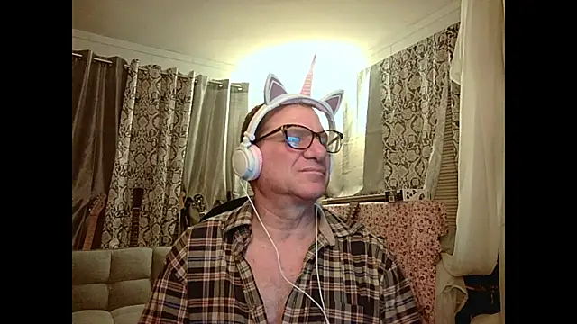 Snapshot of coryassman chatting on February 2, 10:24 am coryassman online show from February 2, 10:24 am