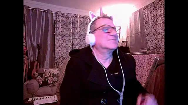 Snapshot of coryassman chatting on December 25, 9:56 am coryassman online show from December 25, 9:56 am
