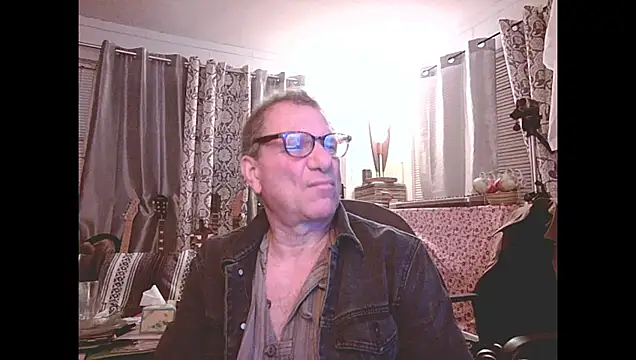 Snapshot of coryassman chatting on October 15, 7:38 am coryassman online show from October 15, 7:38 am