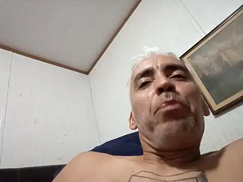 Snapshot of Xoc8_ chatting on October 11, 2:15 am Xoc8 online show from October 11, 2:15 am
