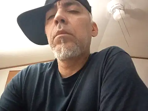 Xoc8  online show from April 24, 8:44 pm