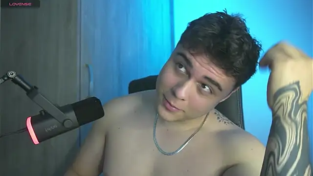 Snapshot of odin_blake chatting on March 8, 12:20 am odin blake online show from March 8, 12:20 am