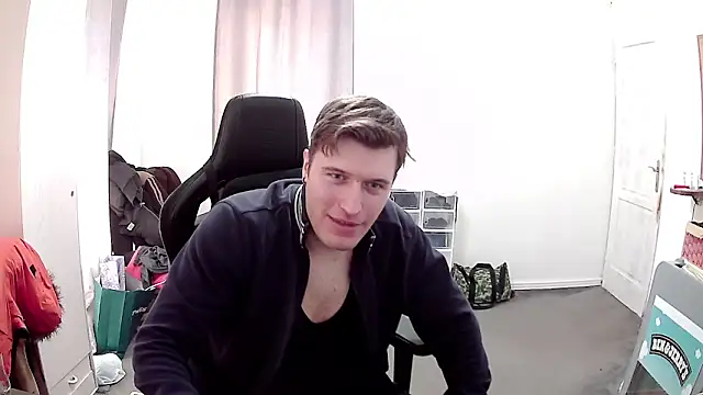 PKrisztian online show from April 8, 2:04 pm