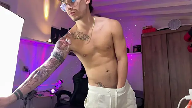 Kisan Smith online show from March 13, 3:47 am