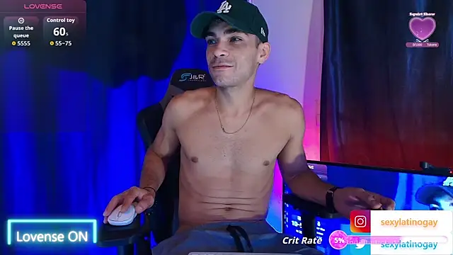 sexyboycolombi4 online show from August 3, 9:26 am