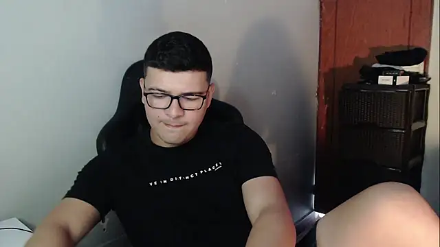 Plug Control online show from January 8, 6:57 pm