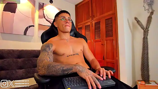  joansoto online show from February 18, 1:20 pm