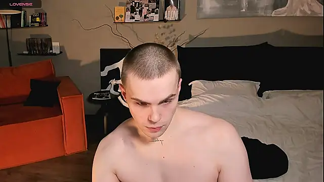 simonwnl online show from February 5, 8:16 pm