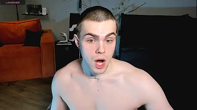 simonwnl online show from February 18, 7:00 pm