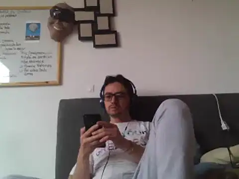 Diptongo online show from February 26, 3:30 pm