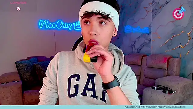 Niico Cruz online show from March 9, 10:15 pm