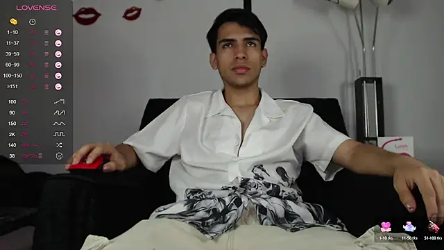 Snapshot of zack_thunder chatting on February 27, 11:52 am zack thunder online show from February 27, 11:52 am