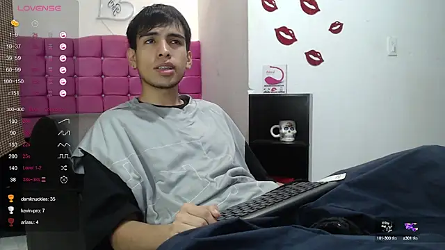 Snapshot of zack_thunder chatting on December 31, 6:02 pm zack thunder online show from December 31, 6:02 pm