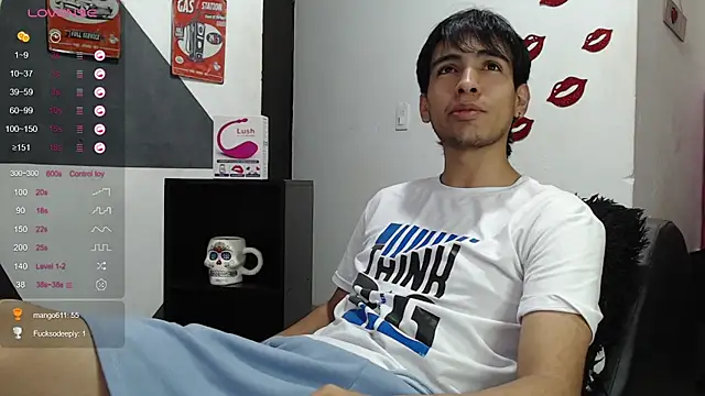 Snapshot of zack_thunder chatting on March 22, 6:47 pm zack thunder online show from March 22, 6:47 pm