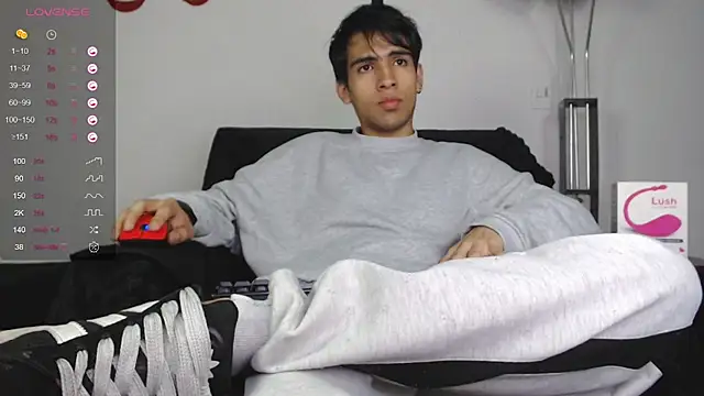 Snapshot of zack_thunder chatting on January 31, 12:18 pm zack thunder online show from January 31, 12:18 pm