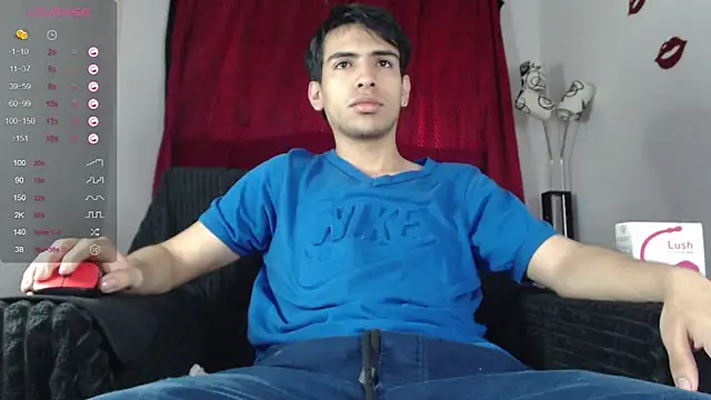 Snapshot of zack_thunder chatting on March 20, 11:49 am zack thunder online show from March 20, 11:49 am