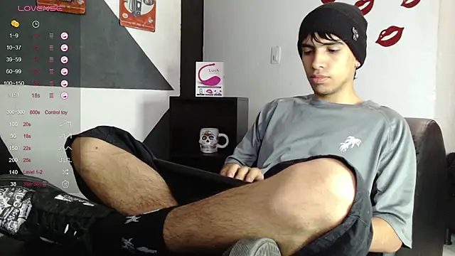 Snapshot of zack_thunder chatting on March 2, 12:03 pm zack thunder online show from March 2, 12:03 pm