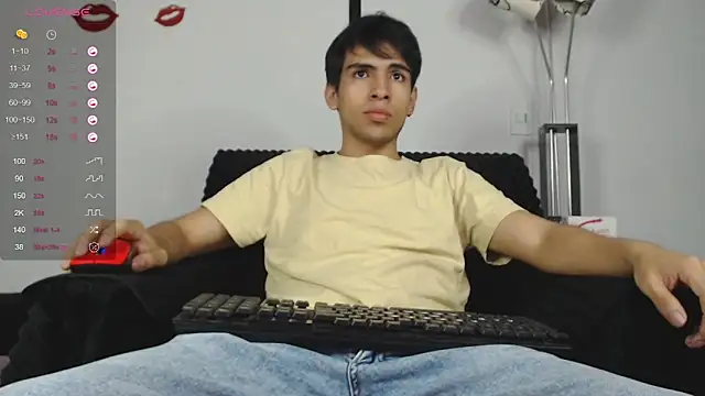 Snapshot of zack_thunder chatting on February 1, 12:16 pm zack thunder online show from February 1, 12:16 pm
