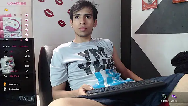 Snapshot of zack_thunder chatting on February 3, 7:10 pm zack thunder online show from February 3, 7:10 pm