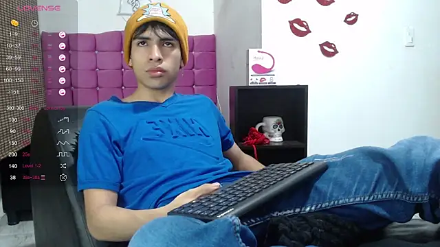 Snapshot of zack_thunder chatting on January 5, 12:31 pm zack thunder online show from January 5, 12:31 pm
