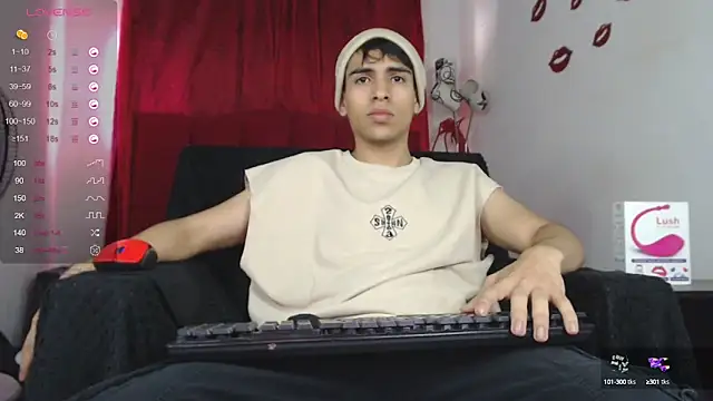 Snapshot of zack_thunder chatting on December 7, 6:26 pm zack thunder online show from December 7, 6:26 pm