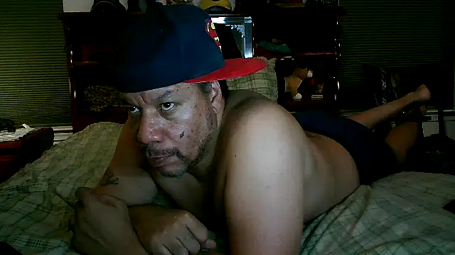 Snapshot of pimpdaddy4ever chatting on January 24, 12:21 am pimpdaddy4ever online show from January 24, 12:21 am