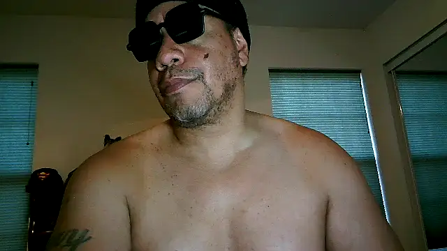 Snapshot of pimpdaddy4ever chatting on December 12, 9:04 pm pimpdaddy4ever online show from December 12, 9:04 pm