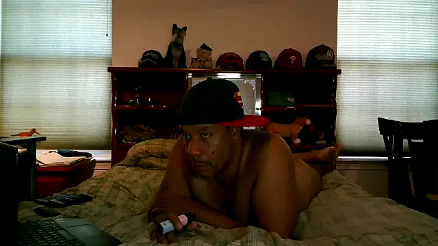 Snapshot of pimpdaddy4ever chatting on September 14, 8:22 pm pimpdaddy4ever online show from September 14, 8:22 pm