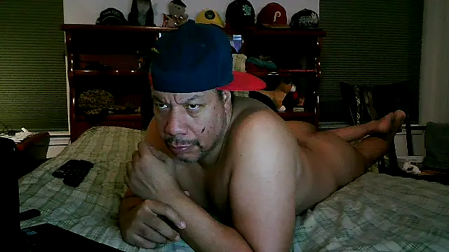 Snapshot of pimpdaddy4ever chatting on January 16, 2:19 am pimpdaddy4ever online show from January 16, 2:19 am