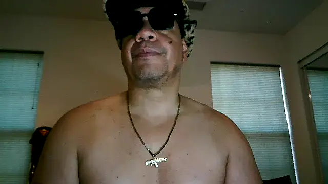 Snapshot of pimpdaddy4ever chatting on December 3, 8:50 pm pimpdaddy4ever online show from December 3, 8:50 pm