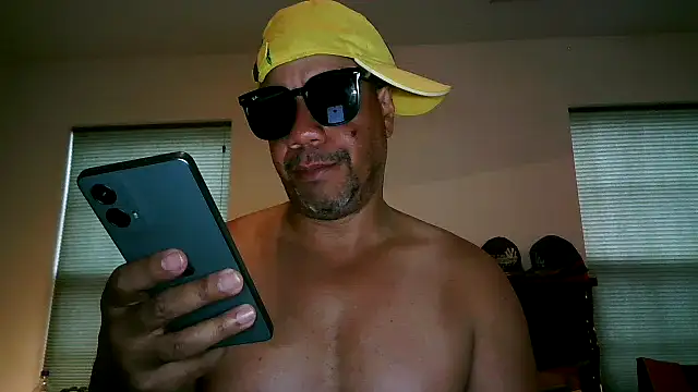 pimpdaddy4ever online show from April 19, 6:10 pm