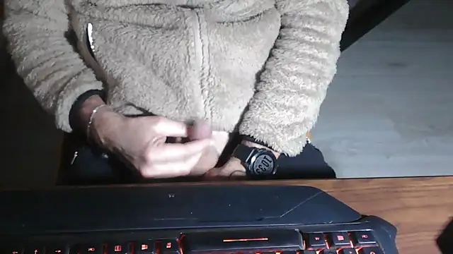 Adri gard online show from December 4, 9:33 pm