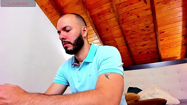 Tom Bailey online show from November 9, 1:37 pm