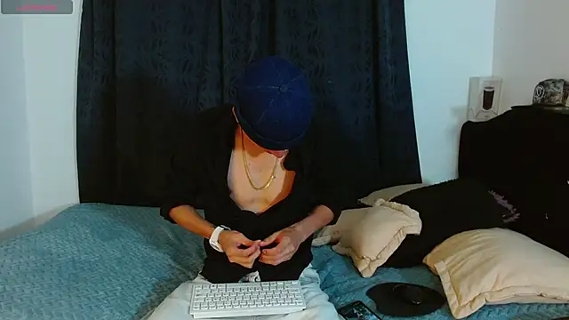 Bastiaan 28 online show from December 15, 11:46 pm