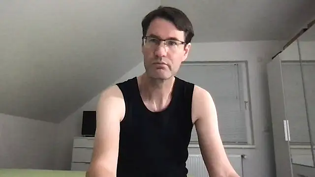 Snapshot of zxzx_cam1 chatting on October 5, 3:16 pm zxzx cam1 online show from October 5, 3:16 pm